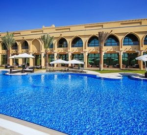 Madinat Zayed: National Day Stay with Meals