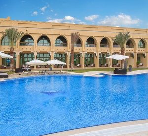 Madinat Zayed: 1 or 2 Nights with Spa Treatment